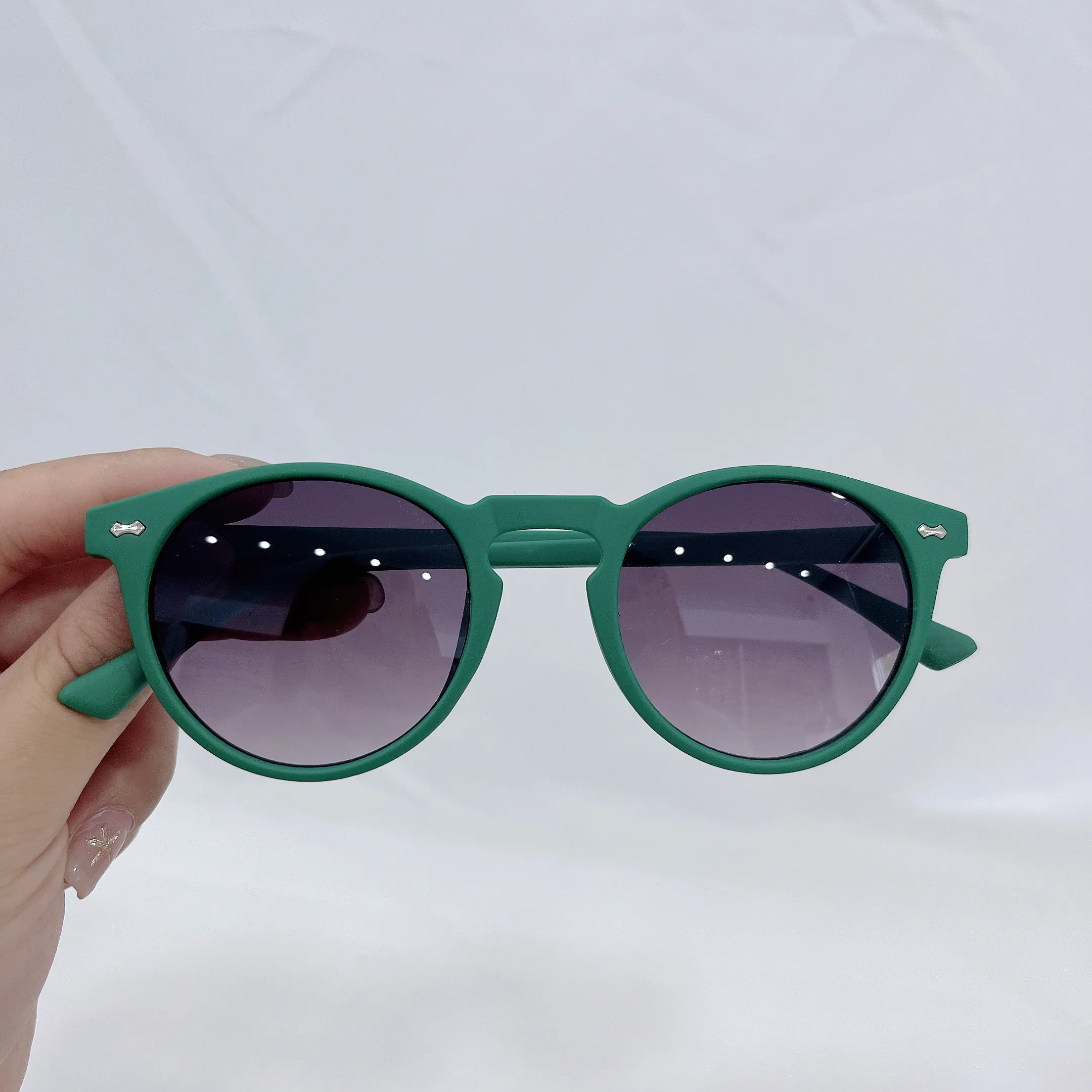 선글라스 2024 패션 하이 퀄리티 매트 프레임 복고풍 라운드 UV400 여성 맞춤형 선글라스