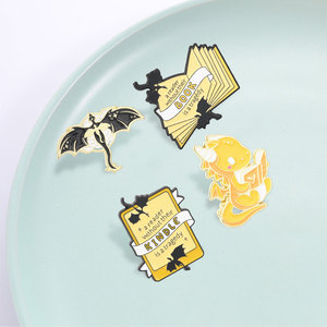 Set Pin Enamel Naga Bercita-cita Buku, Bros Naga Kuning Sedang Membaca untuk Dekorasi Pemakaian Sehari-hari - Product Image 1