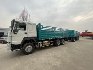 Camión de Carga Sinotruk HOWO 371/400/430HP 6*4 con Plataforma Abatible, 10 Ruedas, con Remolque Completo para Etiopía - Product Image 4