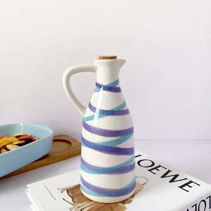 Flacon à <span class=keywords><strong>huile</strong></span> en céramique Vente en gros Bouteille de cruet en liège Bouteille <span class=keywords><strong>d</strong></span>'<span class=keywords><strong>huile</strong></span> <span class=keywords><strong>d</strong></span>'<span class=keywords><strong>olive</strong></span> colorée en céramique Bouteille <span class=keywords><strong>d</strong></span>'<span class=keywords><strong>huile</strong></span> en porcelaine de cuisine avec liège - Product Image 1