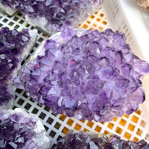 Vendita calda <span class=keywords><strong>cristalli</strong></span> grezzi ametista grezza geode cluster <span class=keywords><strong>cristalli</strong></span> pietre curative cluster di cristallo naturale prodotti <span class=keywords><strong>spirituali</strong></span> - Product Image 2