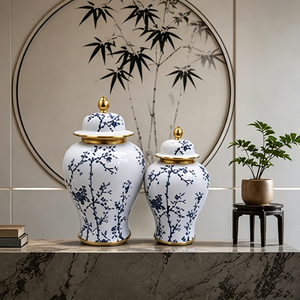 Paire de pots de rangement floraux bleus <span class=keywords><strong>sous</strong></span> glaçure orientale en porcelaine brillante avec finition dorée pour la décoration intérieure - Product Image 1