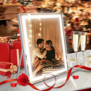 Il regalo di san valentino ha illuminato lo specchio di trucco, specchio di vanità di stile di Hollywood della mobilia con le luci del Led