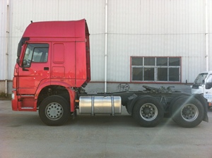 Camión Tractor Sinotruck Howo de 10 Ruedas con Doble Eje de Dirección, Camión de Remolque Diésel a Bajo Precio, Nuevo - Product Image 6