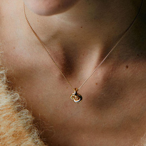 Collier pendentif simple en argent plaqué AKICE, tendance unisexe, luxe léger, cadeau assorti à tous les styles, bijoux pour tous les jours - Product Image 4