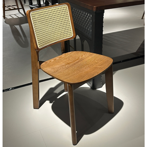 เก้าอี้ไม้สไตล์ยุคกลาง เก้าอี้หวายโบราณ เก้าอี้ห้องอาหาร โครงสร้างไม้โอ๊คแดงแท้ แข็งแรง ทนทาน - Product Image 1