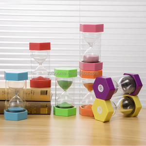 Fábrica al por mayor 10/<span class=keywords><strong>30</strong></span>/45 segundos 1/3/5/10/15/<span class=keywords><strong>30</strong></span> Min reloj de arena temporizador de arena con casco de plástico temporizador de arena regalo para niños - Product Image 1