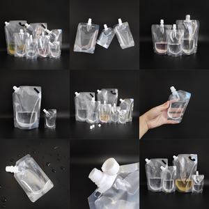 ถุงใส่ของเหลวพลาสติกแบบใช้ซ้ำได้ ขนาด 8 ออนซ์ 16 ออนซ์ 32 ออนซ์ พร้อมโลโก้สั่งทำพิเศษ สำหรับใส่เครื่องดื่ม น้ำผลไม้ เหล้า แอลกอฮอล์  มีจุกสำหรับดื่ม เหมาะสำหรับการเดินทางและกิจกรรมกลางแจ้ง - Product Image 2