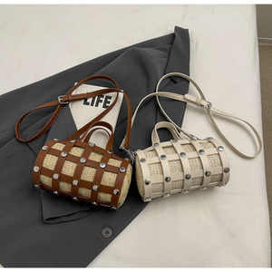 Sacs en paille avec rivets, sacs à main élégants pour femmes, nouvelle mode 2025, sacs messager en cuir légers et féminins - Product Image 2