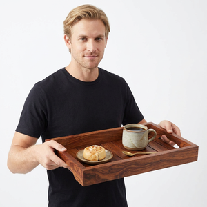 Bandeja de madera para servir con taza de café y repostería, estilo Wabi Sabi, hecha de madera natural. - Product Image 1