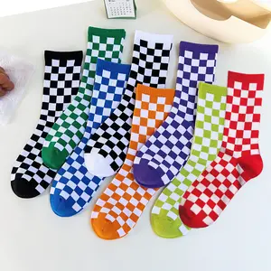 Chaussettes d'hiver colorées en damier pour femmes Chaussettes de créateur de haute qualité