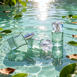Flacon pulvérisateur vide de luxe en verre de 30 ml pour lotion, cosmétique, fond de teint, avec pompe, sérigraphie et estampage à chaud, rechargeable - Product Image 2