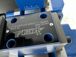 Vanne de régulation directionnelle électro-hydraulique proportionnelle 4WREE 6 E32-24/G24K31/F1M W32-2X/G24K31/F1V - Product Image 3