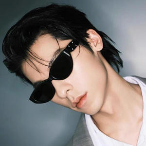 Gafas de Sol Retro Estilo Ojo de Gato para Mujer, Montura Negra de PC, Protección UV400 Tipo 3, Montura Pequeña, Estilo Moderno - Product Image 4