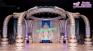 Mandap de Boda con Tema de Pavo Real de Sri Lanka, Mandap de Boda de FRP con Pavo Real Dorado Prominent de París, Mandap de Boda Dorado Glamuroso de Chicago - Product Image 2