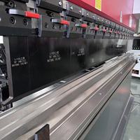 Machine de pliage hydraulique à haute rigidité pour métaux, structure durable, performance fiable pour le traitement de la tôlerie et des plaques d'acier