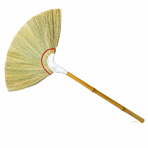 Balai en herbe naturelle écologique tressé à la main avec manche en bambou durable pour hôtels et maisons – Vente en gros - Product Image 1