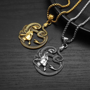 Medusa Gorgon testa di serpente ciondolo greco con oro placcato 18K in acciaio inossidabile collane di gioielli per donne uomo marchio all'ingrosso - Product Image 1