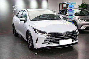 Stock Listo en Dubái BYD Destroyer 05 Modelo 2024 Edición Glory DM-i 55 Km Lujo Nuevo Híbrido Enchufable Compacto de 5 Asientos con Rango de 1600 km - Product Image 2