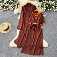 Ensemble tricoté mode femme, robe t-shirt brodée colorblock et manteau long à nouer à la taille, ensemble 2 pièces pas cher pour femme