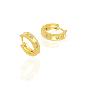 WMEA776 Boucles d'oreilles créoles CZ Rope Edge Chunky Hoops Boucles d'oreilles en argent sterling plaqué or avec zircon cubique. - Product Image 4