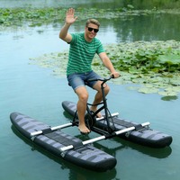 Nouveau design de vélo aquatique gonflable à pédales en PVC pour usage extérieur en station balnéaire et en mer