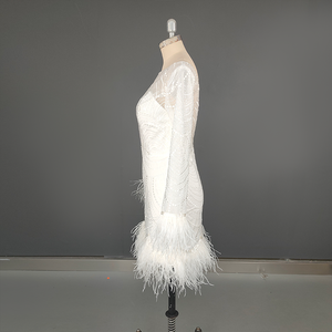 8990 # squisita Appliques Illusion abito da sposa <span class=keywords><strong>corto</strong></span> <span class=keywords><strong>con</strong></span> scollo a schiena bassa <span class=keywords><strong>con</strong></span> piume abito da sposa a manica lunga foto reale - Product Image 3