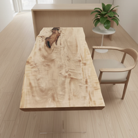 Table de salle à manger en bois massif TOCHI à bord naturel, robuste, écologique, polyvalente, pour bar à domicile ou salle à manger, plateau de 1,6 m
