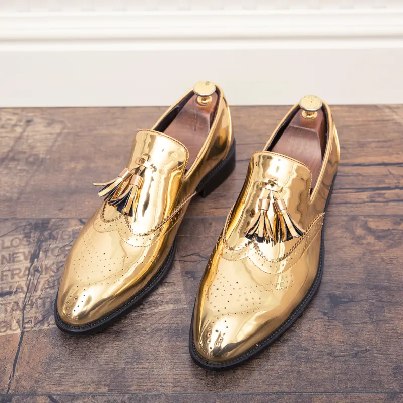 Zapatos de cuero para hombre nueva tendencia casual de negocios ZAPATOS DE TRABAJO superiores brillantes de gran tamaño estilo británico zapatos formales de cuero oficiales para hombres