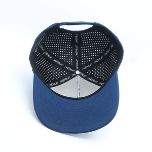 หมวกเบสบอลสีน้ำเงินกรมท่า ปีกโค้ง เจาะรูด้วยเลเซอร์ กันน้ำ พร้อมโลโก้ป้ายยาง PVC กำมะหยี่ 5 ชิ้น แบบกำหนดเอง - Product Image 5