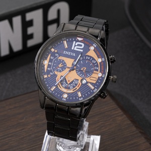 Vente directe d'usine de montres à quartz pour hommes à bracelet en acier inoxydable, tendance et très vendues, avec calendrier - Product Image 5
