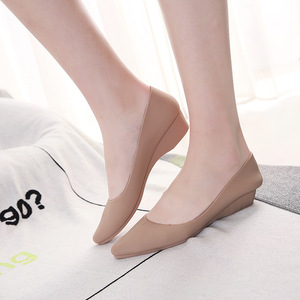 Novedad 2022 al por mayor: Zapatillas planas de gelatina cómodas para mujer, estilo coreano, color caramelo, impermeables, informales de verano, alta calidad. - Product Image 5
