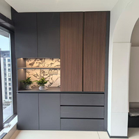 Armoires de rangement et de présentation haut de gamme sur mesure pour salons de villas : Conception et personnalisation sur mesure