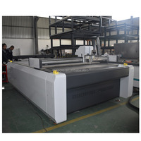 Machine de découpe de cuir industrielle CNC automatique Couteau vibrant pour cuir véritable et tissu PU avec composants de roulement central