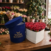 Boîtes d'emballage rondes en forme de cœur et de fleur en carton recyclé avec logo en feuille d'or personnalisé pour la présentation de cadeaux