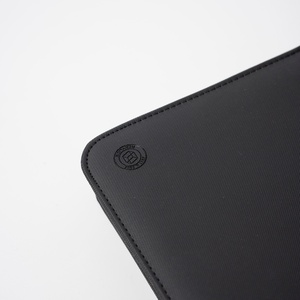 Tarjetero Minimalista de Microfibra y Cuero Sintético, Sin Cierre, Diseño Rígido Negro para Almacenamiento de Tarjetas - Product Image 3
