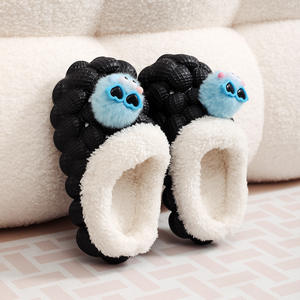 OLICOM Designer Nouvelles Chaussures de <span class=keywords><strong>Jardin</strong></span> pour Femmes en EVA Fourrure Chaude à l'Intérieur Maison Extérieur Semelle Épaisse Couleur Unie <span class=keywords><strong>Sabots</strong></span> d'Hiver pour Femmes en Gros - Product Image 2