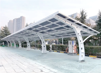 Auvent solaire pré-assemblé pour parking commercial, conception imperméable et ombrante, zone de recharge pour véhicules électriques, surface anodisée de haute qualité