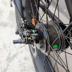 Vélo électrique vintage à pneus larges de 26 pouces avec dérailleur 7 vitesses, pneus Fat 26x4.0, style 750w Fat - Product Image 2