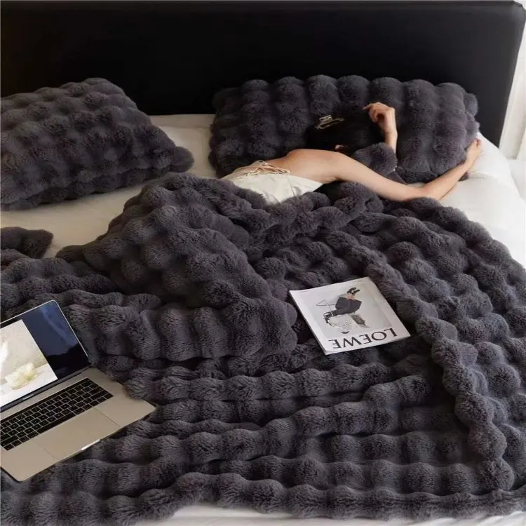 Custom soffice Minky morbido e accogliente all'ingrosso di lusso in pelliccia sintetica di coniglio doppio lato coperte per divano divano invernale