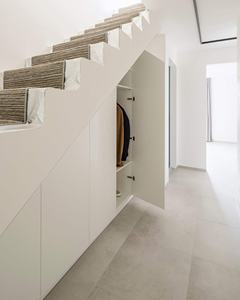 Mueble de Almacenamiento Multifuncional para Escaleras, Almacenamiento Oculto para Ropa y Artículos Generales, Diseño Integrado - Product Image 6