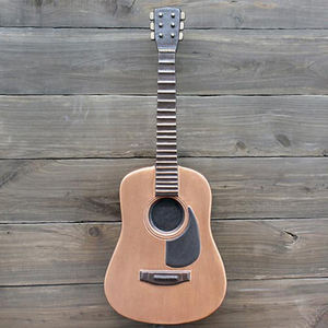 OEM özelleştirilmiş el yapımı seramik gitar kremasyon Urn duvara monte, anıt Pet kremasyon Urn kül Pet - Product Image 5