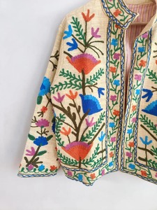 Veste Suzani brodée en gros pour les amateurs de mode rétro et d'âme bohème disponible au prix d'usine - Product Image 3