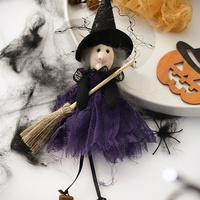 Fabricant fournissant des décorations de fête d'Halloween Pendentif fantôme Balai Poupée de sorcière Accessoires de festival