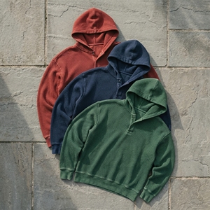 <span class=keywords><strong>Felpa</strong></span> <span class=keywords><strong>con</strong></span> Cappuccio Premium da Uomo in Tessuto Waffle Lavato, Rosso Mattone Intenso, Stile Retrò Casual, Abbigliamento Sportivo alla Moda <span class=keywords><strong>con</strong></span> Colletto a <span class=keywords><strong>Polo</strong></span> <span class=keywords><strong>con</strong></span> Bottoni - Product Image 2