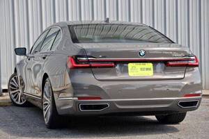 Vente en gros – BMW Série 7 AWD 750i berline 4 portes, conduite à gauche, intérieur cuir foncé, sièges en cuir, moteur ACC, jantes R18 – Véhicules d'occasion - Product Image 4