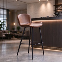 Chaise haute de bar commerciale moderne avec coussin en cuir et structure en acier inoxydable, idéale pour comptoir de cuisine, chambre, salle à manger, salon et maison.