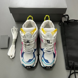 Venta al por Mayor de Zapatos Deportivos de Lujo de Diseño de Alta Calidad 2026, Modernos para Hombres y Mujeres, Cómodos para Exteriores y Casuales - Product Image 1