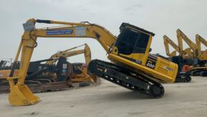 Komatsu รถขุดตีนตะขาบใช้ PC200 20ตัน2024รุ่น100% เครื่องยนต์ดีเซล116KW ญี่ปุ่นปั๊มทรงพลัง - Product Image 2