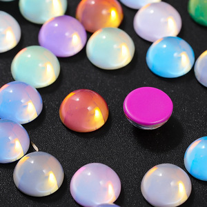 คริสตัลแก้วทรงครึ่งวงกลมก้นแบน สีรุ้ง สำหรับตกแต่งเล็บ งาน DIY เครื่องประดับ ขนาด 10 มม. แบบกลมวิบวับ - Product Image 3